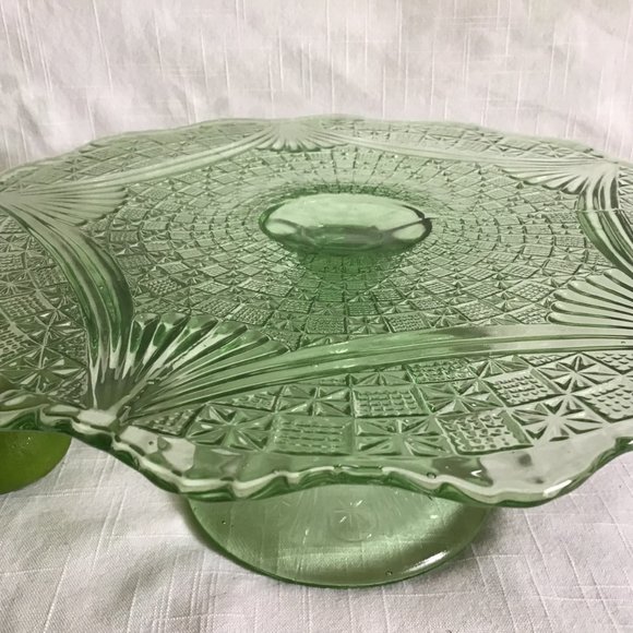 Vintage Green Pressed Glass Cake Stand / Plate - Picture 5 of 6